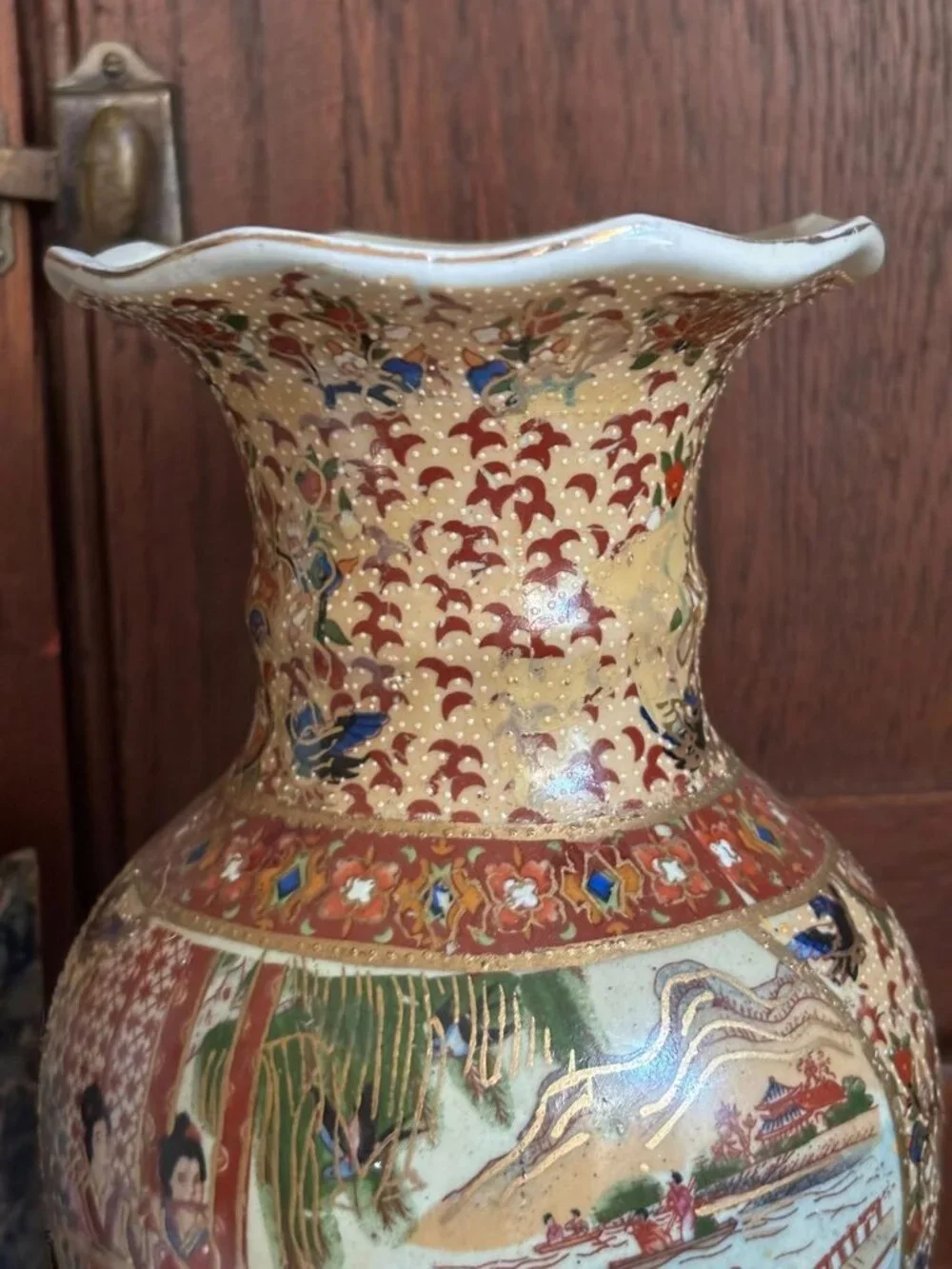 Large Satsuma Style Moriage Vase | Hand Painted Asian Court Scene Geisha | Chino - Picture 7 of 16